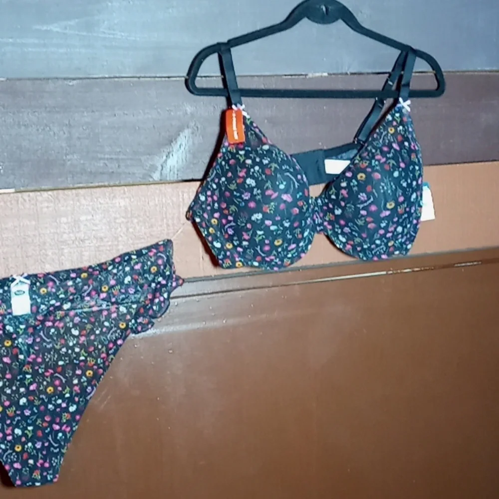 NWT Feminine Parade Multiple sizes sexy Black Floral Padded Underwire bra  Thong - Picture 4 of 13